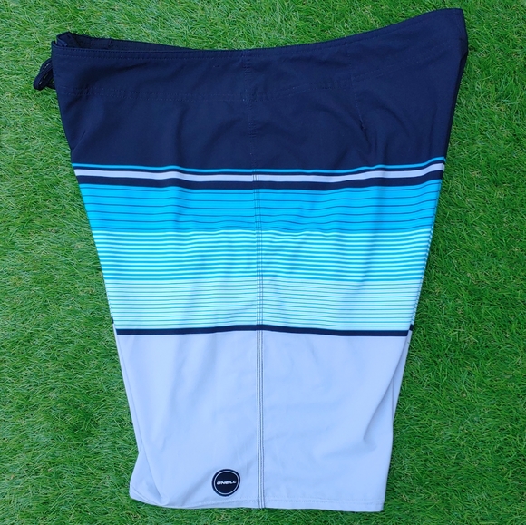 Excellent Used Condition Men's O'NEILL Striped Board Shorts Size 38 - Picture 2 of 10